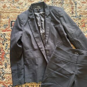APT9: Pants The Torie Capri SIZE:4, Blazer SIZE:4